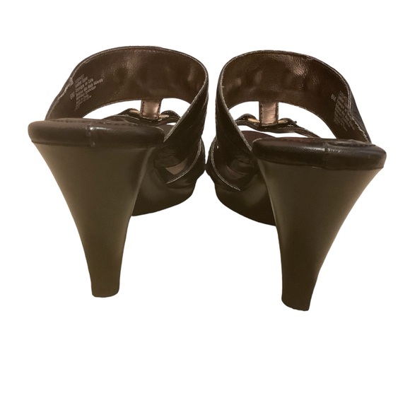 SOFFT SLIP ON BLACK SANDALS/ STRAPPY WITH GOLD HOOP DETAILS/ 4” HEEL/Size 6M - Picture 5 of 12